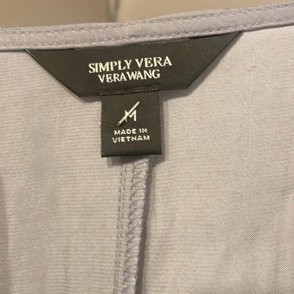 Simply Vera Wang blue satin like blouse - Picture 4 of 4